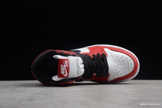 555088-101 "Chicago" Retro High 1 555088-101 Kids  Jordan Kid Air OG 0516